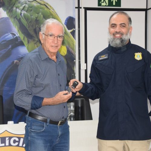 PRF realiza doação de viatura para a prefeitura de Candeal