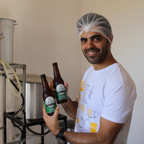 Bancário inova e investe na fabricação de cerveja artesanal em R. do Jacuípe