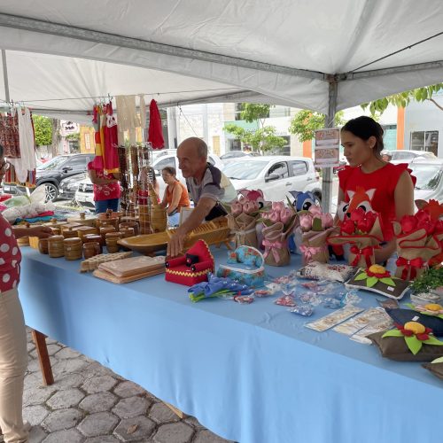 Feira de Artesanato movimenta Riachão do Jacuípe com cultura e tradição