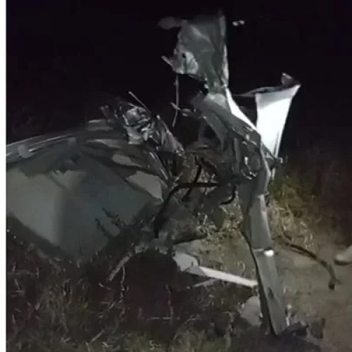 Grave acidente na BR-324 deixa um morto e carreta tombada próximo a Gavião