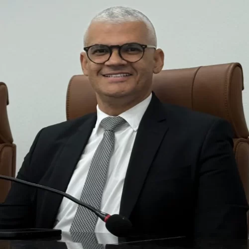 Vice-prefeito de Feira de Santana é assaltado em engarrafamento