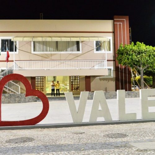Prefeitura de Valente realiza a I Feira Literária de Valente – FLIVA 2025 com programação cultural diversificada