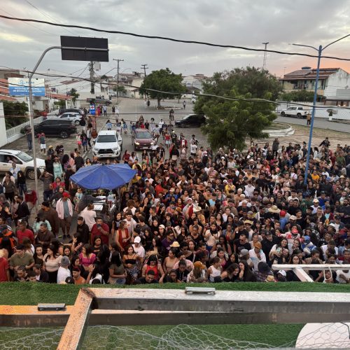 Multidão marca presença na tradicional Alvorada e abre oficialmente o São João 2025 em Riachão do Jacuípe