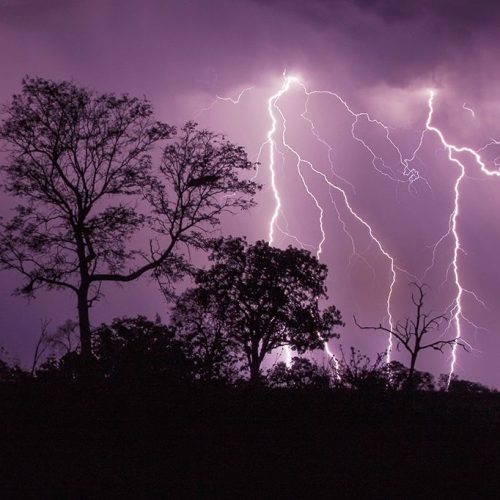 Mais de 12 mil raios atingiram a Bahia na quarta-feira (18)