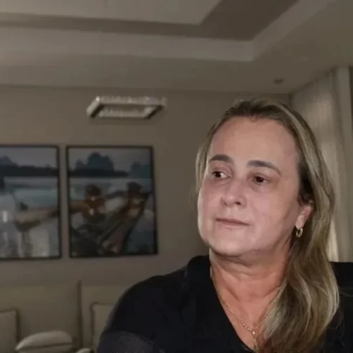 Veículo de prefeita de Livramento de Nossa Senhora é alvo de disparos de arma de fogo na BA-152