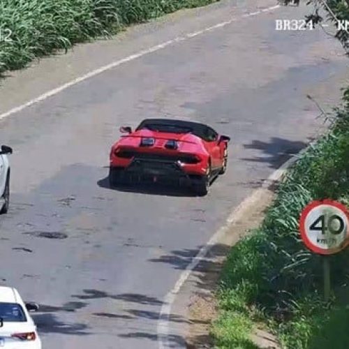 Lamborghini com velocidade superior a 220 km/h é interceptada pela PRF