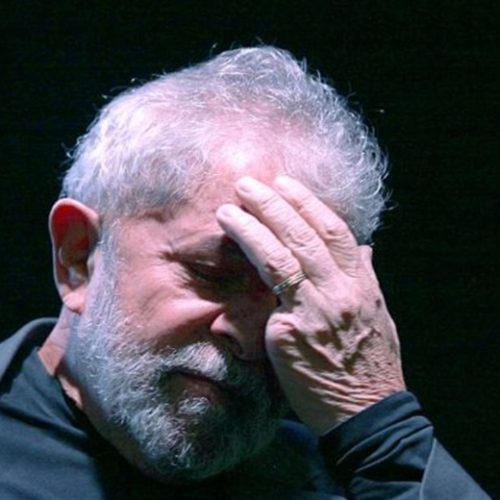 Carcereiro fez companhia a Lula durante apuração das eleições, no domingo