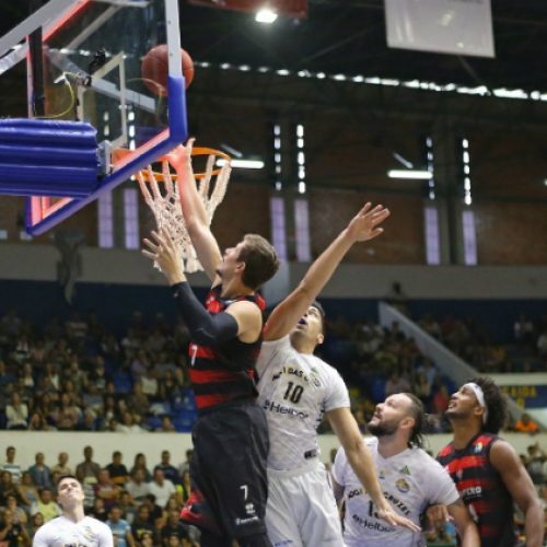 Vitória se classifica para semifinal do NBB de basquete