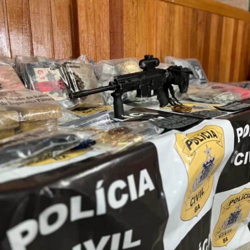 Sobe para 11 número de presos com armas e drogas durante operação em Feira de Santana