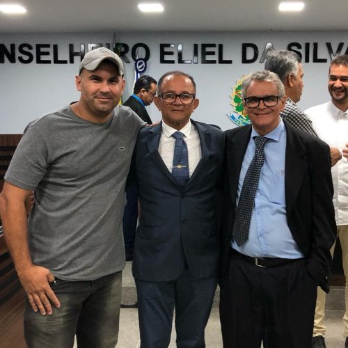 Chuá da Farmácia é eleito presidente da Câmara