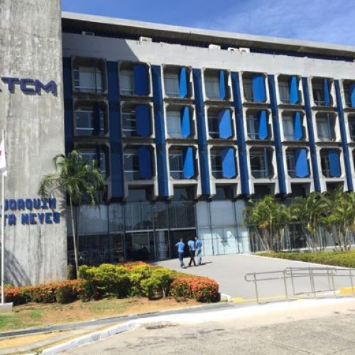 TCM pune prefeito por nomear 13 familiares e parentes