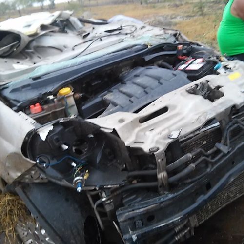 Cabeleireiro de Riachão do Jacuípe sofre acidente com carro na BA-120 em Coité