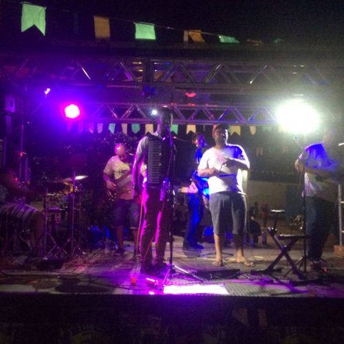 Banda Zé Baratino faz apresentação cultural em Salvador