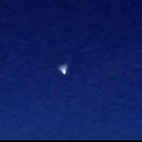 Clarão visto no céu da Bahia chama atenção de moradores; especialista diz ser parte de foguete