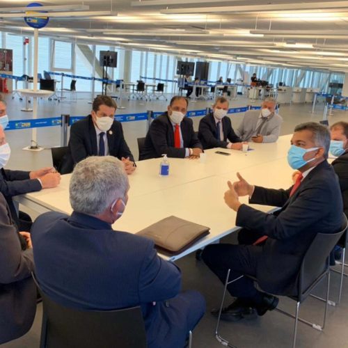 Prefeito Carlos Matos se destaca em comissão que luta pela resolução da divida previdenciária