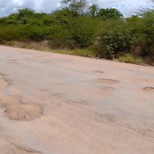 Após reportagem, SEINFRA emite nota sobre a estrada de Serra Preta