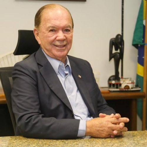 Leão e secretários do PP entregam cargos a Rui Costa