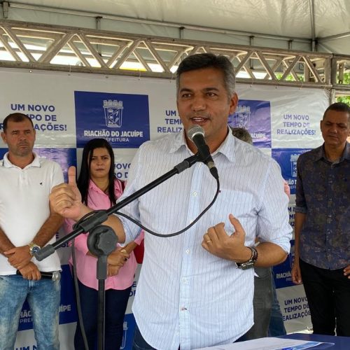 BOA NOTÍCIA: Prefeito Carlos Matos anuncia compra de ambulância para Anjos Jacuipenses