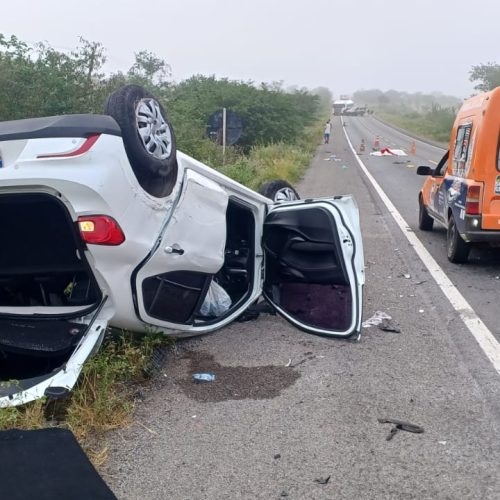 Acidente na BR-324 deixa duas pessoas mortas e outras feridas em R. do Jacuípe