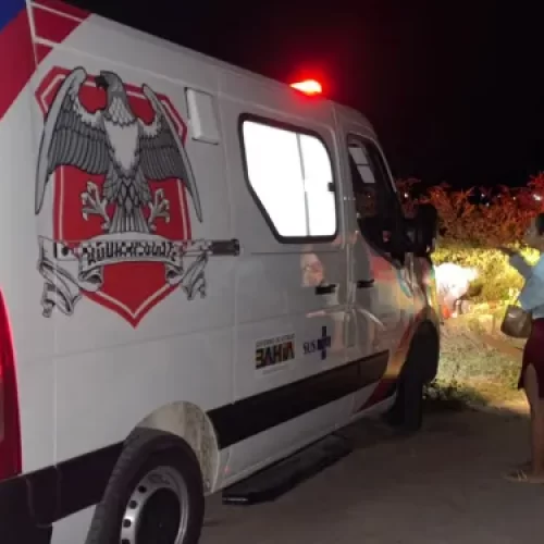 Comerciante fica ferido em colisão entre moto e carro em estrada vicinal de Salgadália