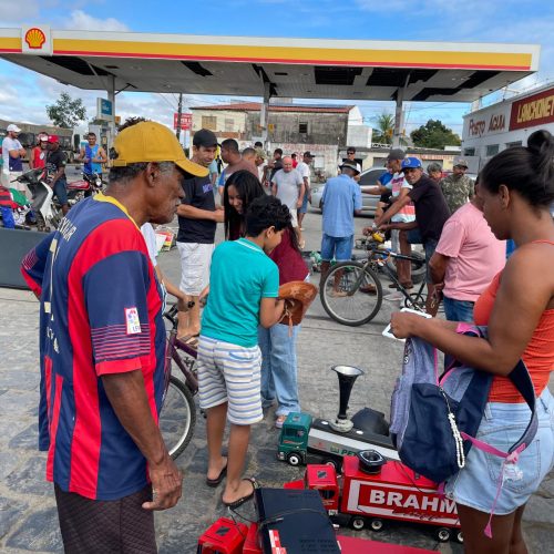 Primeira Feira do Rolo movimenta manhã de domingo em Riachão do Jacuípe