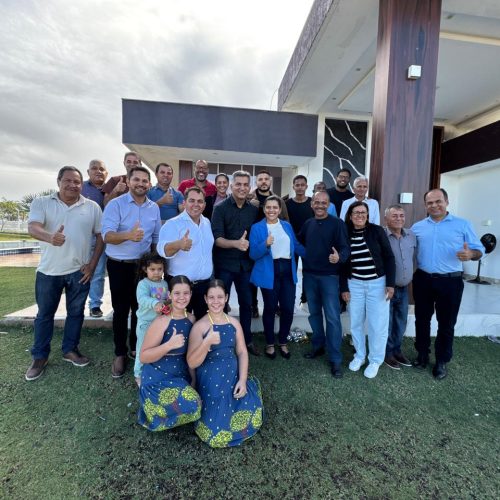 Ex-prefeito de Camaçari, Elinaldo Araújo, visita Riachão do Jacuípe e anuncia pré-candidatura a deputado estadual