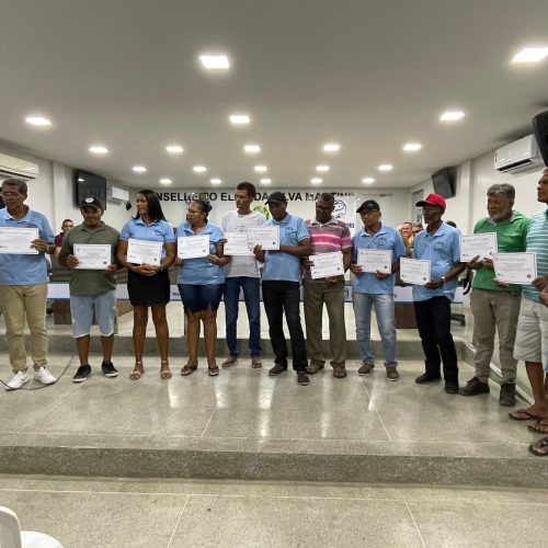 R. Jacuípe: Pescadores celebram aquisição de equipamentos durante eleição da Colônia