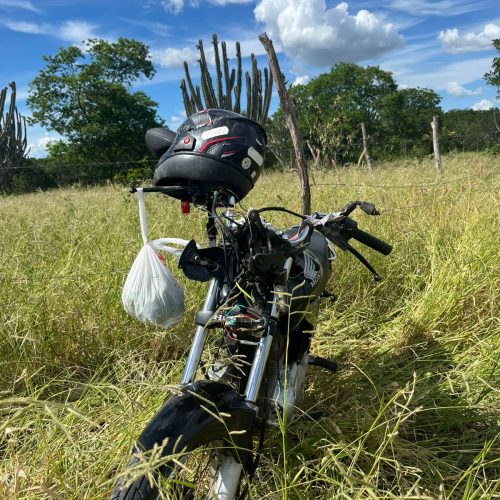 Motociclista sofre acidente na BA entre Riachão do Jacuípe e Ichu e uso de capacete evita tragédia