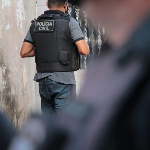 Homem procurado por incendiar imóvel em Sátiro Dias é preso pela Polícia Civil em Serrinha