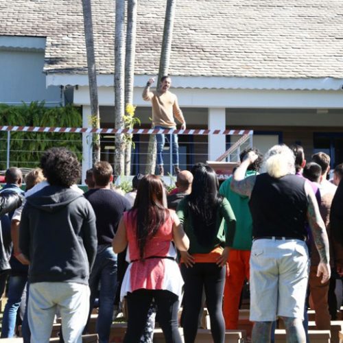 Novo reality show da Record é denunciado ao Ministério Público