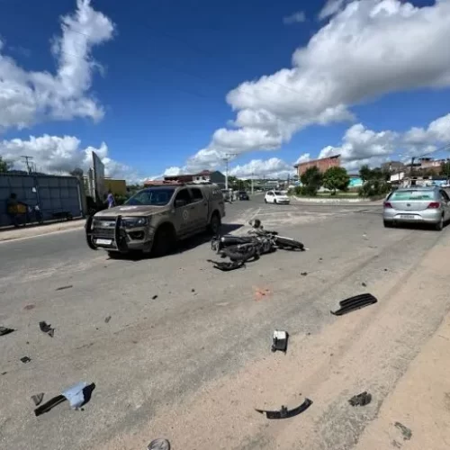 Carro colide com duas motos da PM que escoltavam vice-governador Geraldo Júnior