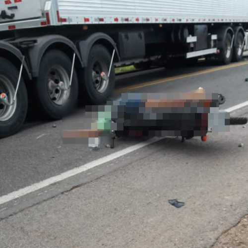 Motociclista morre em colisão com carreta na BR 116 trecho de Serrinha