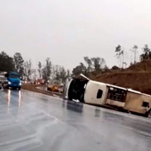 Ônibus de romeiros que saiu de Cansanção se envolve em acidente no Estado de Minas Gerais