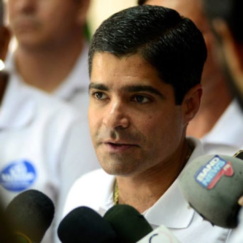 ACM Neto diz a aliados que não deve se candidatar a governo da Bahia