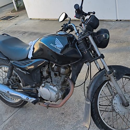 Polícia Civil apreende motocicleta com sinais de adulteração no centro de Serrinha