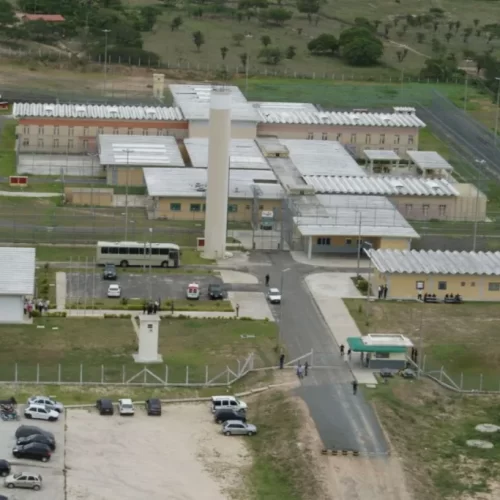 Advogado é preso ao tentar entregar drogas no Conjunto Penal de Serrinha