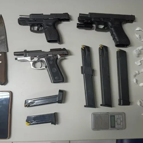 Adolescente de 14 anos confessa participação em homicídio em policlínica; comparsa também é preso