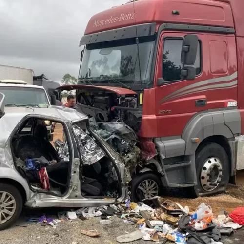 Seis pessoas da mesma família morrem em acidente de carro durante viagem para a Bahia