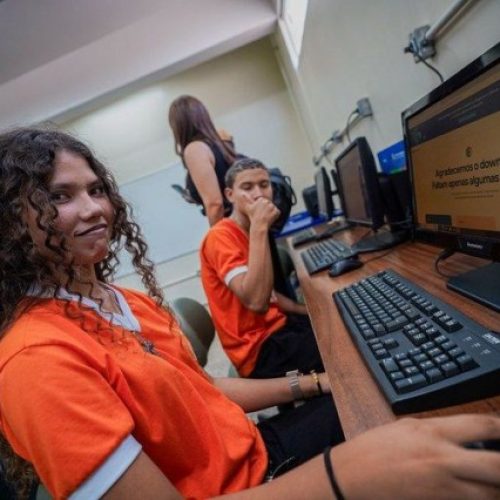 Governo do Brasil cria mais de 370 novos laboratórios de informática na Bahia