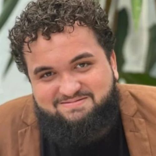 Cantor gospel morre após choque elétrico em loja