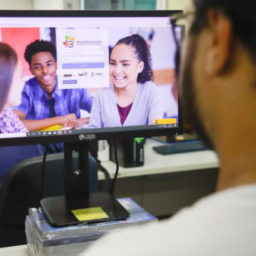 Quase 21 mil profissionais da rede estadual se inscrevem em curso sobre educação inclusiva