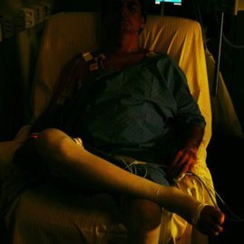 Bolsonaro tem quadro estável e faz transmissão ao vivo do hospital