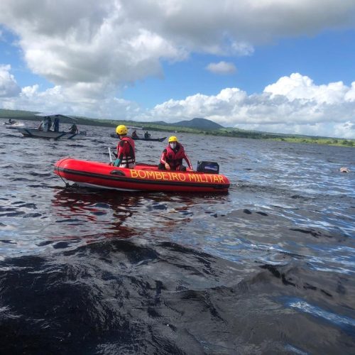 Bombeiros localizam últimos dois corpos de pessoas que sumiram após embarcação virar na Bahia