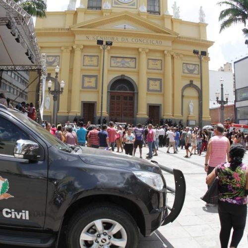 Homem mata 5 e comete suicídio em catedral de Campinas