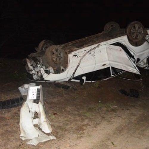 Funcionário do Banco do Brasil capota carro na BA 120 e sai ileso do acidente