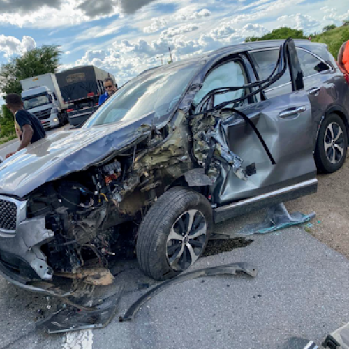 Prefeito de Jacobina se envolve em acidente na BR 324 próximo a Tanquinho