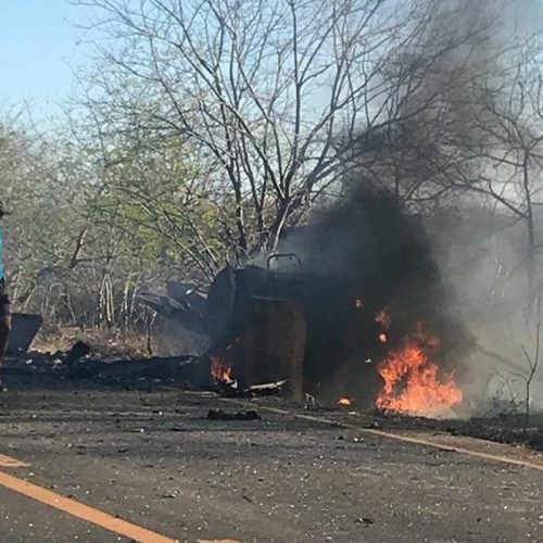 Criminosos rendem seguranças e explodem carro-forte na Chapada Diamantina, na BA