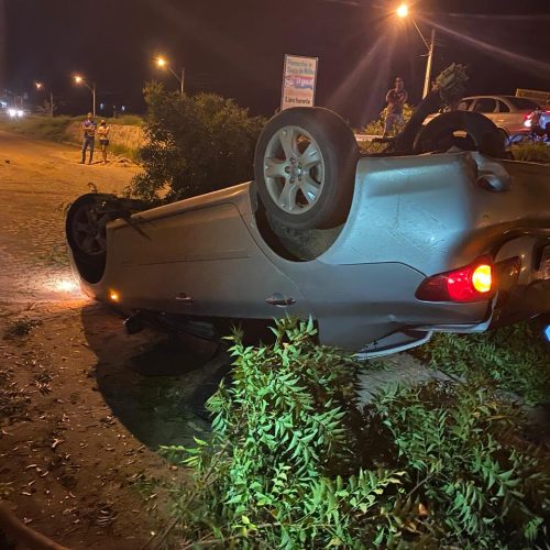 Riachão: Dois homens suspeitos de roubar carro morrem após troca de tiros com PMs em perseguição