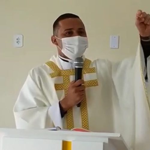 Padre faz duras críticas aos vereadores que apoiaram projeto de Lei em homenagem a Marielle Franco