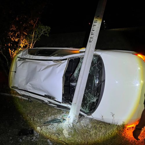 Jovem fica ferido após capotamento na BA-120, entre Riachão do Jacuípe e Conceição do Coité